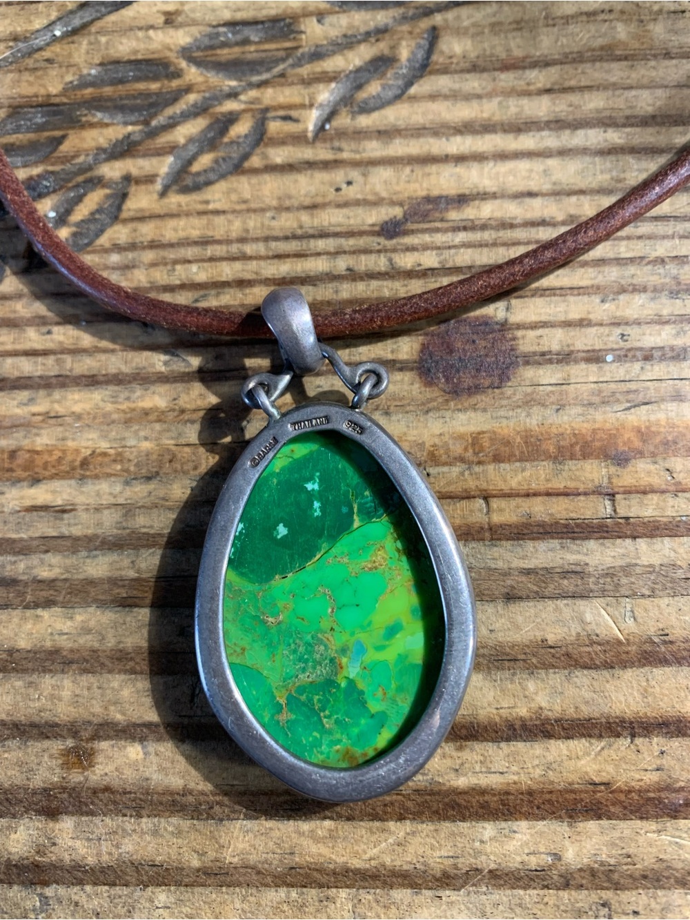 Turquoise and leather necklace - Picture 2 of 3